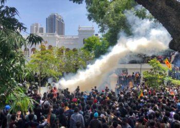 Sri Lanka drejt përplasjes së përgjakshme/ Kryeministri i jep urdhrin e prerë ushtrisë: Bëni gjithçka për të vendosur rendin