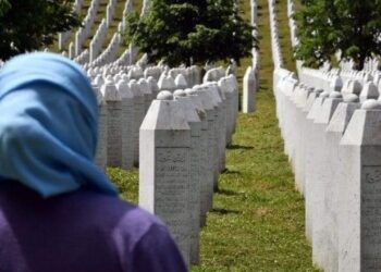 27 vjet nga masakra e Srebrenicës, PS: Gjenocidi duhet të shërbente si këmbanë alarmi! Fatkeqësisht u shtri në Kosovë dhe u ringjall në Ukrainë