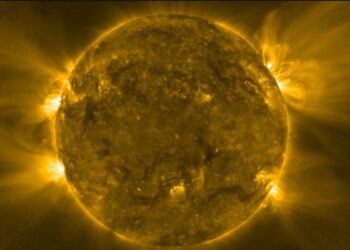 “Pasoja të papritura dhe të rënda”/ Paralajmërimi: Një stuhi gjeomagnetike pritet të godasë Tokën në ditët në vijim. Ja çfarë ndodh