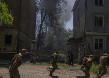 Kundër-ofensiva/ Trupat ukrainase sulmojnë me raketa zonën e kontrolluar nga Rusia, në jug të Ukrainës