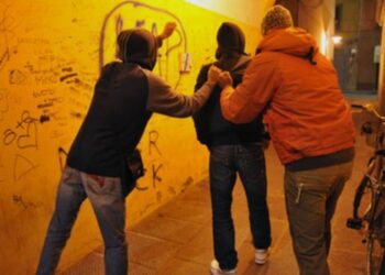 Konflikti banal/ I zuri tualetin i pari, 17-vjeçari nuk duron dot dhe i ngul thikën bashkëmoshatarit