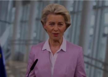 Festa e hapjes së negociatave me BE-në/ Von der Leyen uron shqiptarët në shqip: Sa çast prekës dhe historik