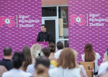 “Na duhet shumica absolute për të…!”/ Veliaj: Ky që flet për protesta, në ’97 i vuri shqiptarët të vriten me njëri-tjetrin