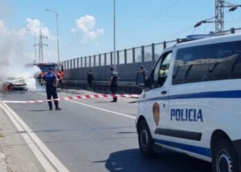 Atentatet me 4 të vrarë, policia zbarkon në Nikël për kontrolle në banesa
