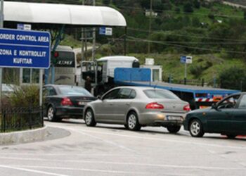 Kakavijë/ Radhë kilometrike e automjeteve për në Shqipëri, shkak mungesa e sporteleve në palën greke