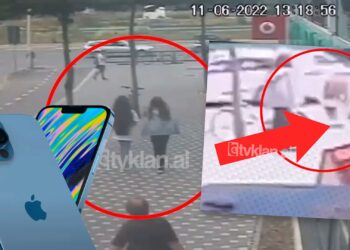 Dy vajzat “me fat” në Tiranë gjejnë qesen me 5 iPhone 13 Pro Max