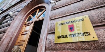 Vakancat në Kushtetuese/ KED i çon Gjykatës së Lartë listën me tre kandidatët, përzgjidhet një prej tyre