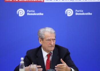 Edhe Berisha spiun i ish Sigurimit? Pollo dhe Shehu kërkuan dosjen e tij të bashkëpunimit tek Komisioni Bezhani, përgjigja që i la pa fjalë
