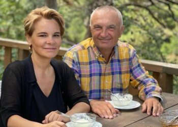 Nuk është shaka! Ilir Meta dhe e shoqja njoftojnë popullin se po hanë kos në Llogara: Kaluam një javë frymëzuese