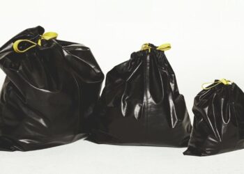 Duken si qese për plehrat, por kushtojnë 1800 euro, janë ngacmimi i fundit i Balenciaga