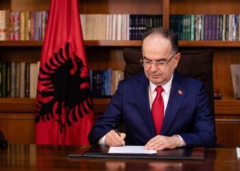 Presidenti Begaj dekreton shefin e ri të Shtabit të Përgjithshëm të Forcave të Armatosura