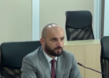 Ngjarja në Himarë/ “Nuk keni zbatuar detyrimet”, Gledis Nano letër institucioneve: Policia e shtetit nuk mund të veprojë e vetme nëse…