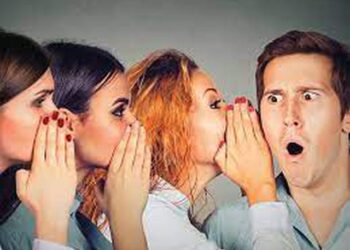 Kush kryeson në listë? Ja shenjat e horoskopit që bëjnë më shumë thashetheme