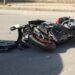 E rëndë! Godet me motoçikletë shtyllën elektrike, humb jetën 17-vjeçari