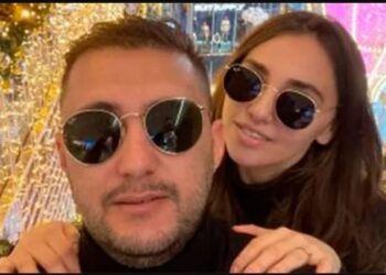 U hodhën nga kati i 6-të/ Humbën jetën në SHBA, aktori e bashkëshortja e tij përcillen nesër në banesën e fundit. Ja detajet e ceremonisë