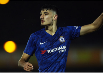 Të gjithë e duan sulmuesin kuqezi/ Pronari i Chelsea mban Brojën, nxjerr në sitje “super yllin” e skuadrës