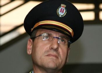 Punoi 23 vite me diplomë false, ish-shefi i policisë në Itali dënohet me 918 mijë euro gjobë