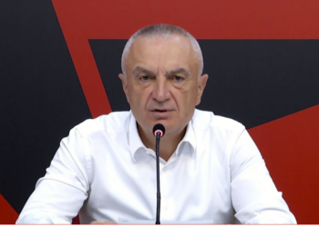 “Harroi” Jonadën/ Vetë braktisi protestën ku do rrëzonte qeverinë, Meta gjen “kauzë” të re, sulmon Peleshin për zjarret: Eshtë e lehtë…!