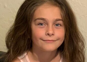 A e puthe fëmijën në mëngjes?!