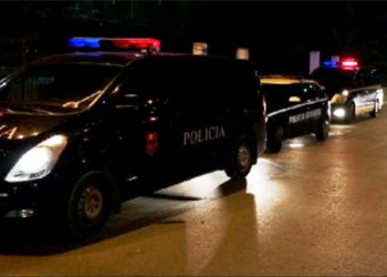 EMRI/ U gjet i shtrirë në rrugë, kush është i plagosuri më armë në Kuçovë