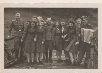 “Festat në kampin e vdekjes”, fotot e rralla që tregojnë si argëtoheshin nazistët në Auschwitz