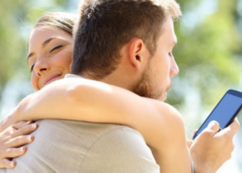 Njihuni me katër shenjat e horoskopit që tradhtojnë më shumë në një lidhje