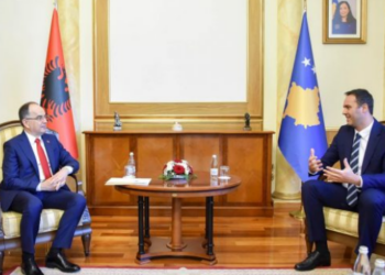 Presidenti Begaj pritet në takim nga Konjufca, ja çfarë u diskutua mes tyre