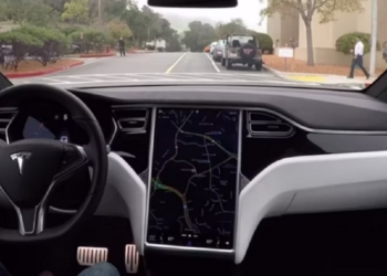 Dy aksidente me vdekje. Piloti automatik i Tesla nën akuzë, nisin hetimet në SHBA