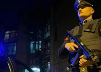 Banakieri i foli të dashurës së tij, shqiptari nuk përmbahet, nxjerr armën dhe e plagos: Tani do të të qëlloj