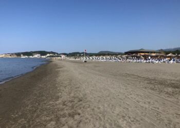 Ishte me vëllain/ Tragjedi në plazhin e Ulqinit, mbytet një 12 vjeçar shqiptar