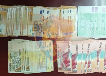 Dogana e Kakavijës/ Një 49-vjeçari i sekuestrohet një shumë e madhe eurosh