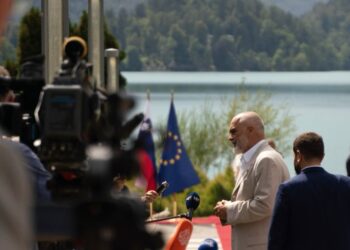 A po përçan Beogradi marrëdhëniet Kosovë-Shqipëri? Rama përgjigjet për mediet sllovene