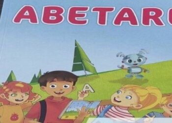 FOTO/ Kjo është Abetarja e përbashkët e unifikuar që do të përdoret në Kosovë dhe në Shqipëri duke nisur nga ky vit shkollor