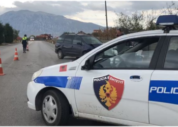Makina përplas këmbësorin në aksin Korçë-Pogradec/ Nërron jetë në vend