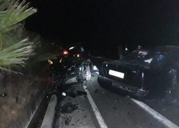Përplasen dy makina në autostradën Levan-Tepelenë, dyshohet për 8 persona të plagosur