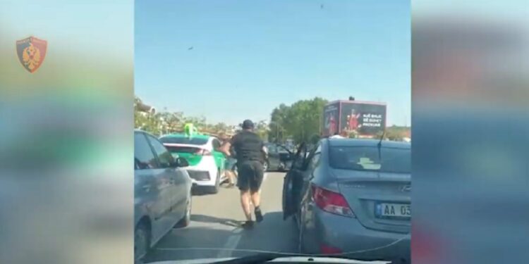 Drogë e dërguar me postë nga Anglia në Durrës, shikoni aksionin e policisë (VIDEO)