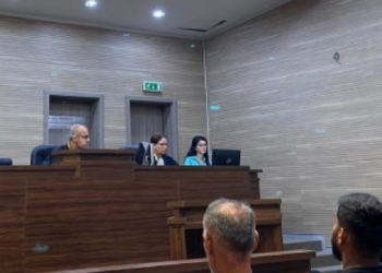 Vrau fqinjin me armë zjarri/ Dëshmia në gjykatë: Më trembi se vuri dorën në brez, unë qëllova në ajër, ai ra në tokë