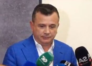 A do të ndalohen vizat për rusët pas incidentit në Gramsh? Balla: Gjelat e opozitës të presin…