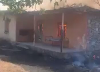 Zjarri në Grudë-Fushë në Malësi të Madhe, digjen 35 shtëpi të pabanuara