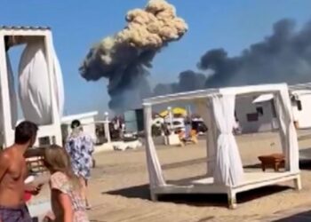 VIDEO/ Kievi njofton se sulmoi bazën ushtarake në Krime, 1 i vdekur, disa të plagosur: Ky është vetëm fillimi. Avionët rusë nuk do…!