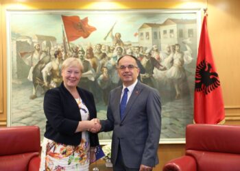 Ambasadorja e re e BE-së vjen në Tiranë/ Presidenti Begaj: Vëmendja ndaj Ballkanit Perëndimor do të jetë e madhe
