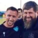 Futbollisti shqiptar shfaqet krah liderit çeçen, ‘masakrohet’ në rrjetet sociale. Vjen reagimi i tij!