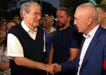 FOTOLAJM / Miq të vjetër, me parti të reja dhe shoqërues të rinj!