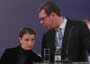 Vuçiç riemëron Ana Brnabiç si kryeministre të Serbisë: Nuk do ta ketë mandatin të plotë