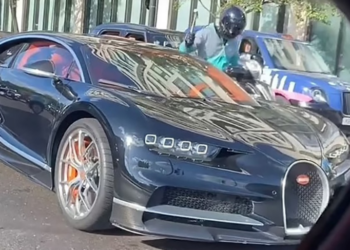 Milionerit tentojnë t’i vjedhin orën në trafik/ VIDEO kur autori godet xhamin e makinës luksoze