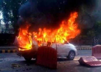 Në pronësi të vajzës nga Tirana/ “Shkrumbohet” nga flakët “Benzi” në Vlorë, dyshimet e para