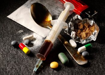 Shtohen të rinjtë që eksperimentojnë me drogën / Specialistët: Kemi raste sporadike edhe të grupmoshës nën 18 vjeç