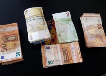 Gjenden mbi 43 mijë euro në “Benzin” e të riut nga Fieri/ I ka fituar nga aktivitete kriminale në Itali
