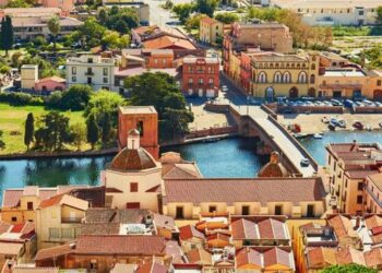 Projekti “joshës”/ Jepen 15 mijë euro nëse e zgjidhni si vend banimi, ja kushtet e administratës së ishullit italian