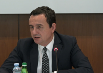 “Në Jarinjë e Bërnjak ndodhen nëntë barrikada”/ Kurti: Presim të hiqen sot, nuk e kemi të lehtë që…